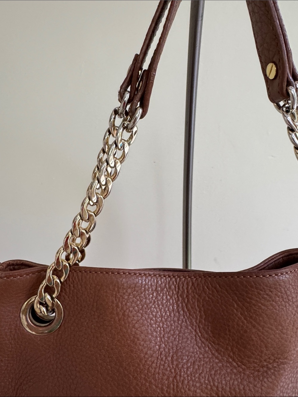 Michael Kors Women’s Brown Gold Chain-Handle Shoulder Bag - Picture 4 of 14